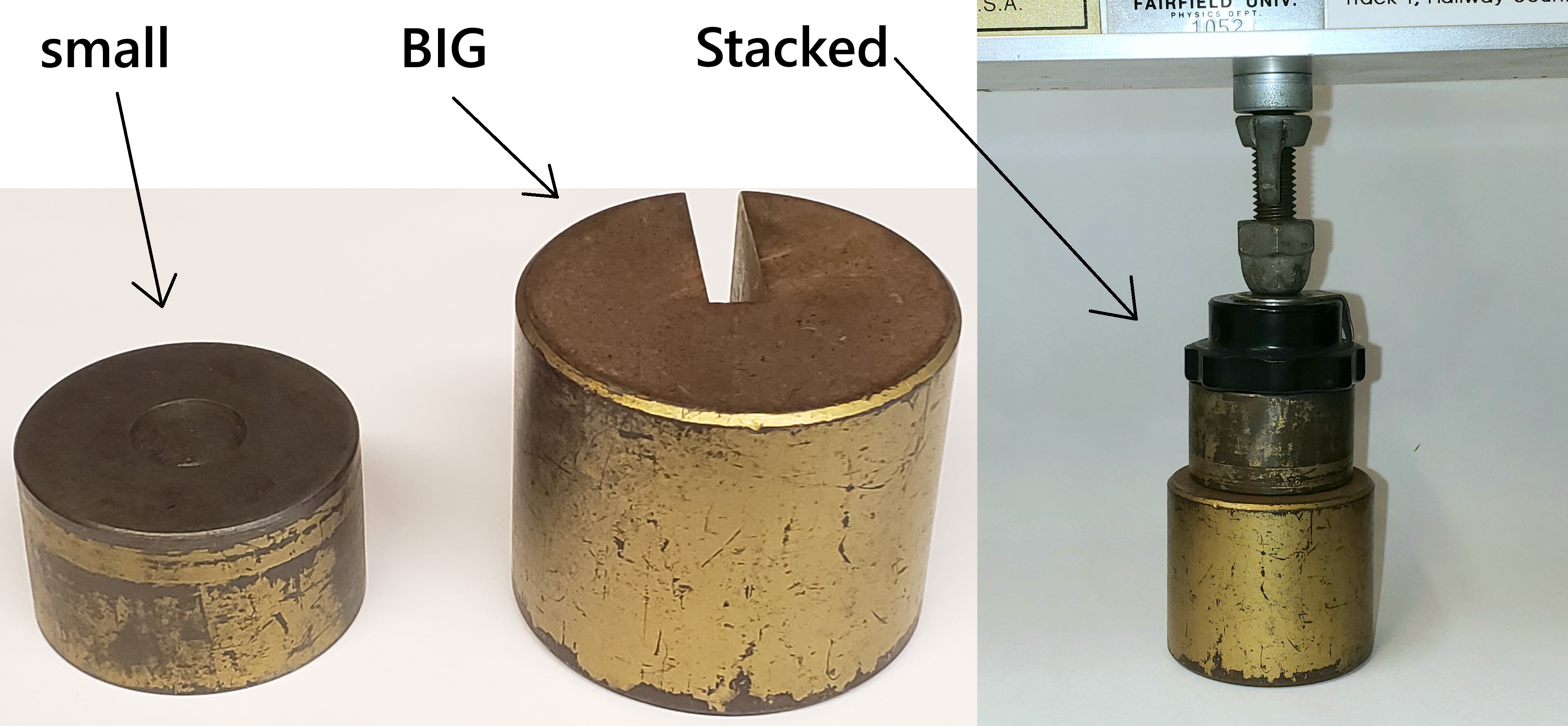 Example of small and large spacers used to incline the air track. The cases today will be the BIG and Stacked heights. Remember to put the black plastic footer on top of the spacers as shown in the stacked case.